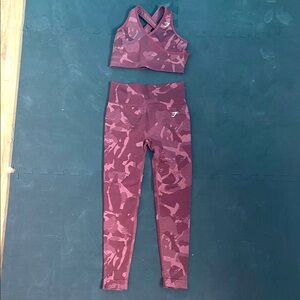 Gym shark Red Camouflage Sports Bra and Leggings Set
